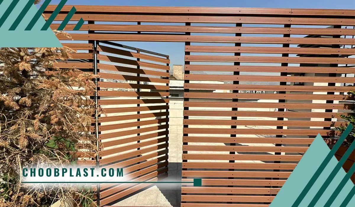 دیوار چوب‌پلاست N1 در محوطه‌سازی تراس