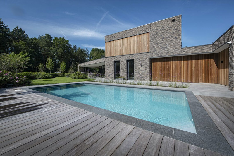 بهترین متریال برای دور استخر