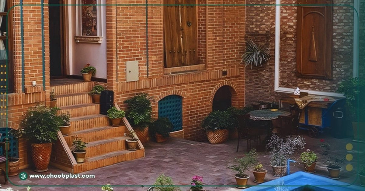 اجرای آجر در محوطه باغ سنتی